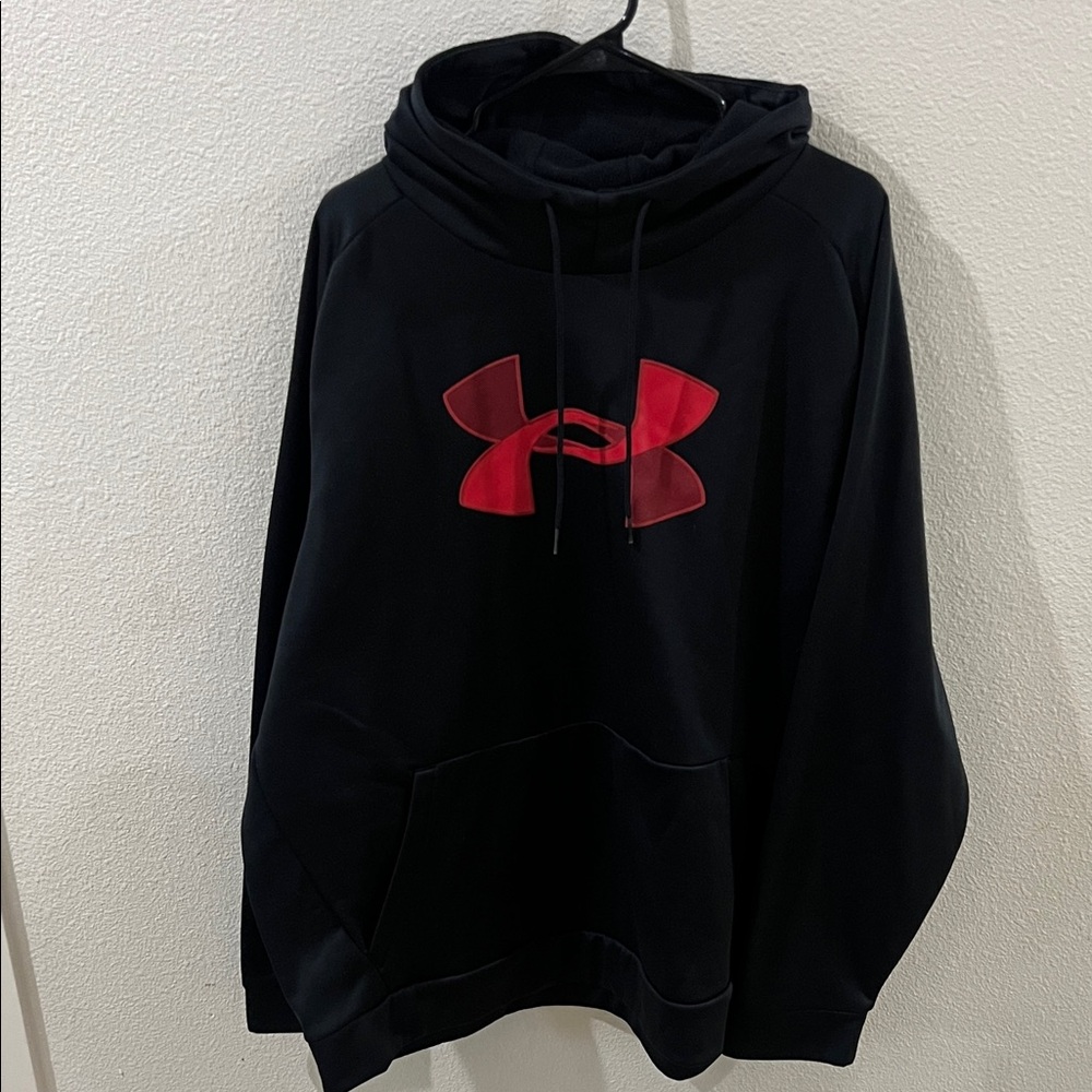 Under Armour Black and Red Men's Sweater worn once